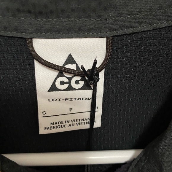 Nike ACG Dri-FIT ADV UV "Devastation Trail" Men's Top	Size Small - Picture 5 of 7